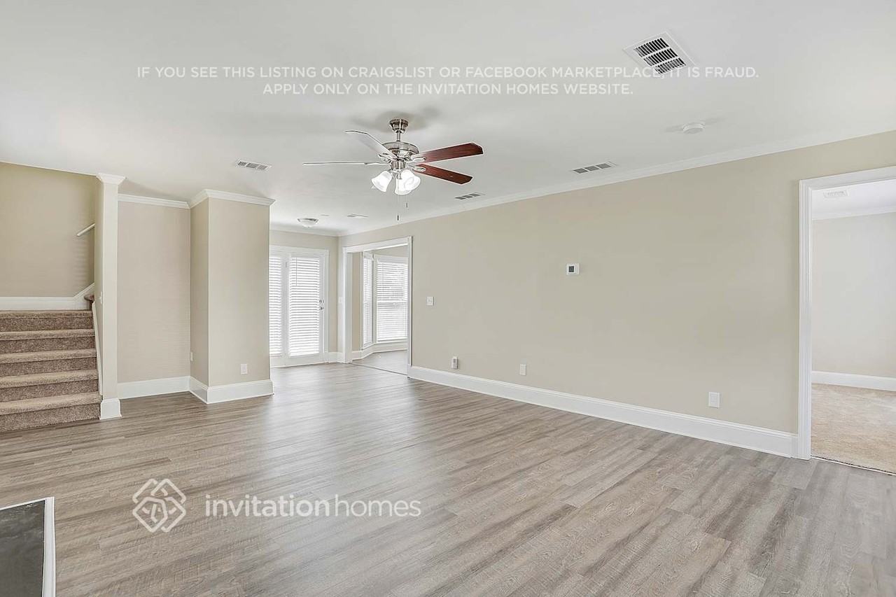 869 Market Way - Photo 7 of 27