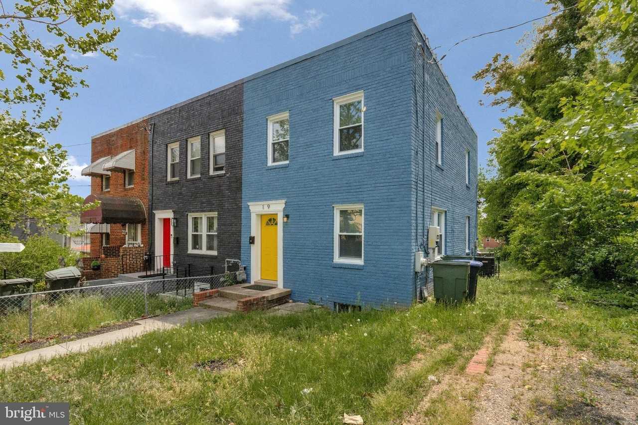 19 Atlantic St Se - Photo 2 of 34