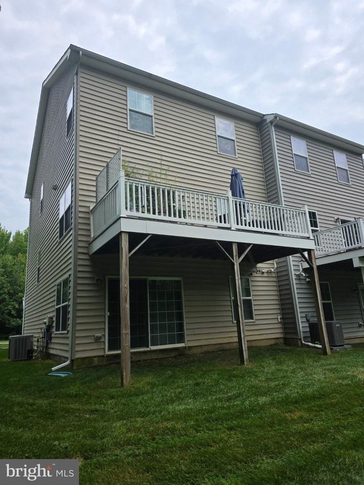 486 Jacobsen Dr - Photo 6 of 40