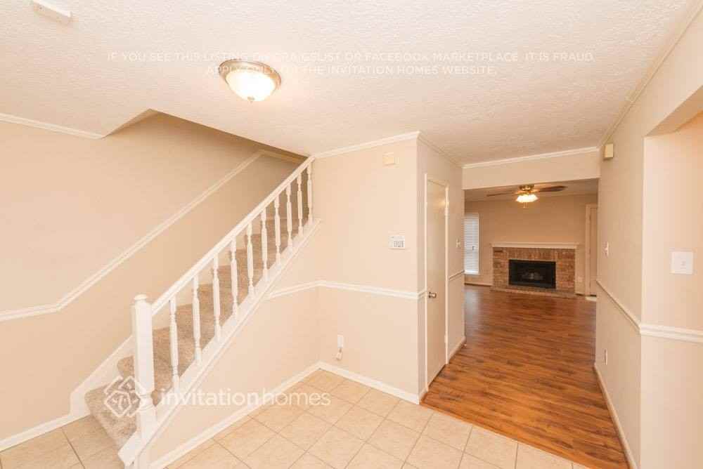15119 Manorhill Dr - Photo 2 of 21