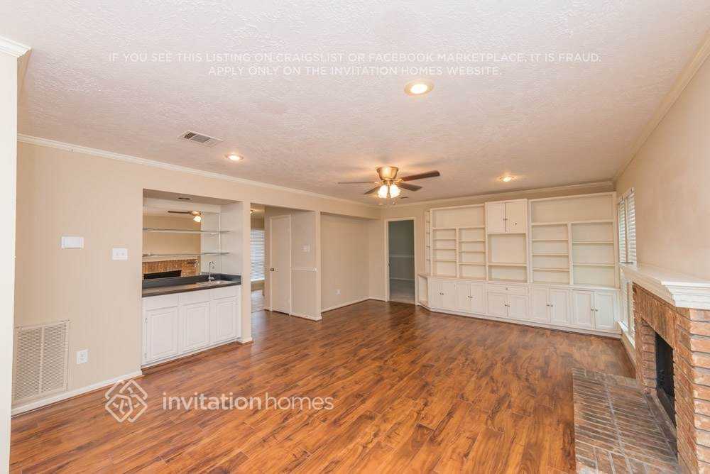 15119 Manorhill Dr - Photo 5 of 21