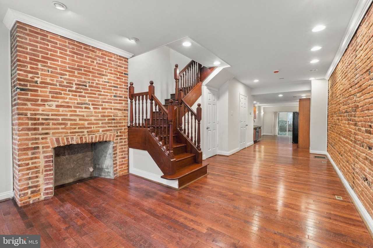 1811 E Pratt St - Photo 3 of 36
