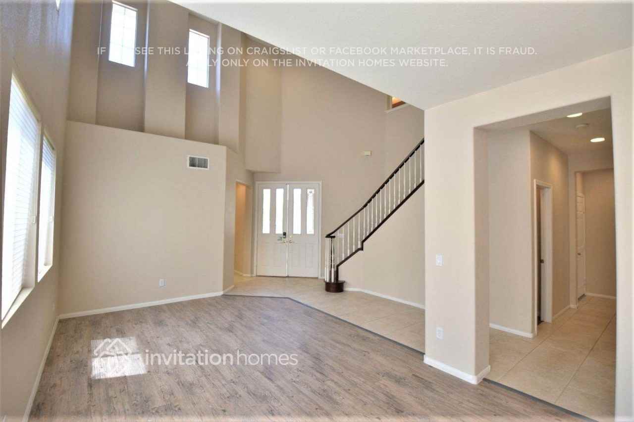 3452 Yellow Cove Ln - Photo 2 of 22