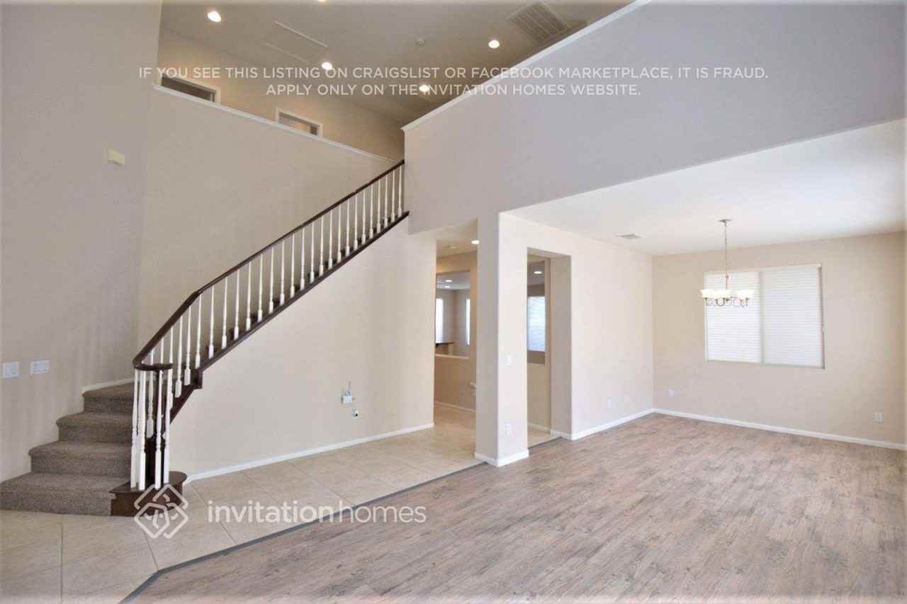 3452 Yellow Cove Ln - Photo 3 of 22