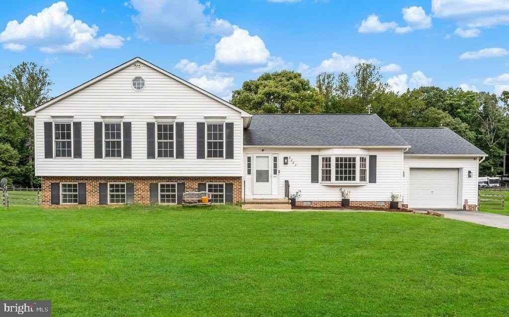 5285 Stowe Ln - Photo 2 of 33