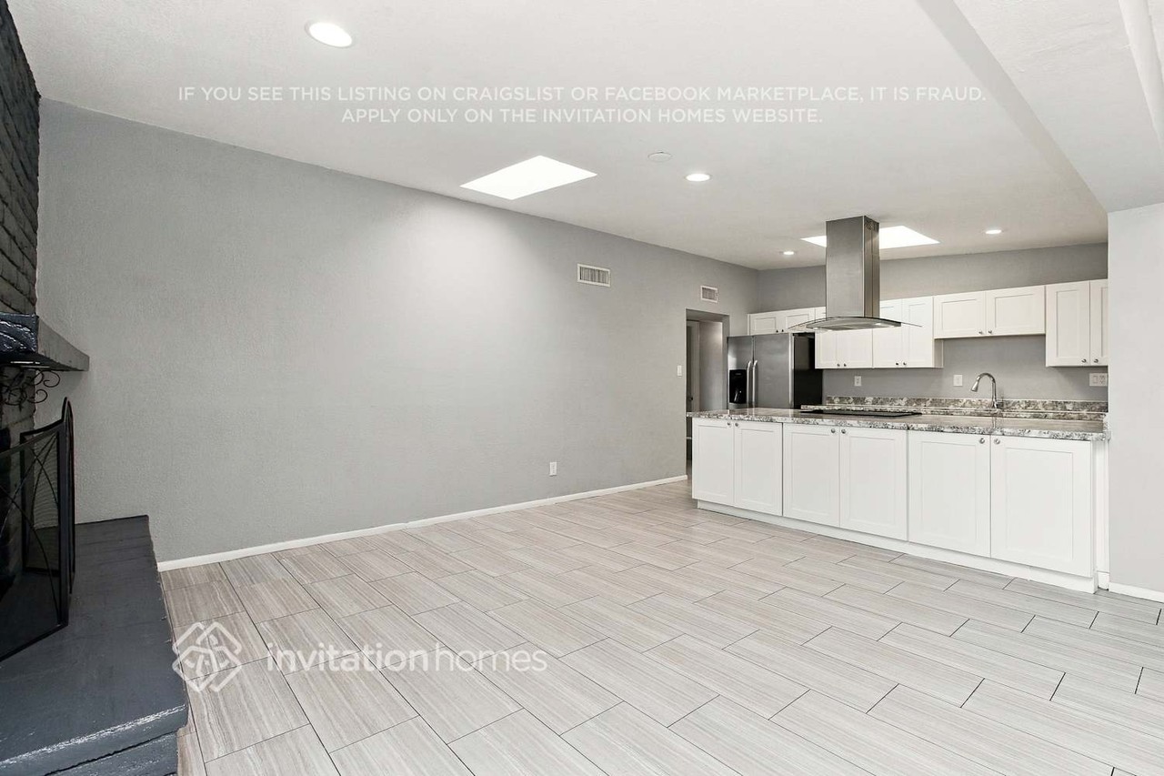 1265 E Del Rio Dr - Photo 3 of 17