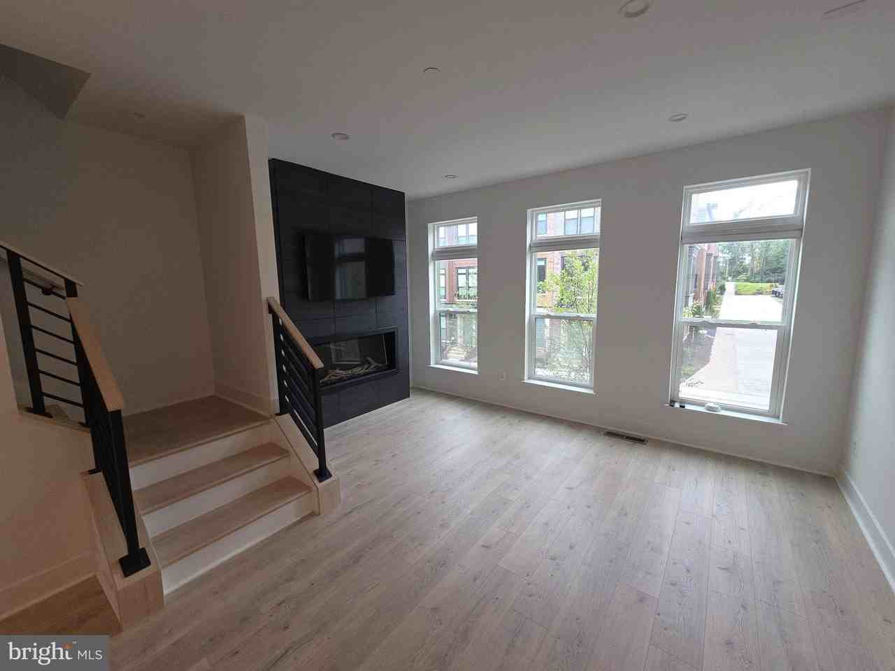 5337 Zenith Overlook - Photo 5 of 29