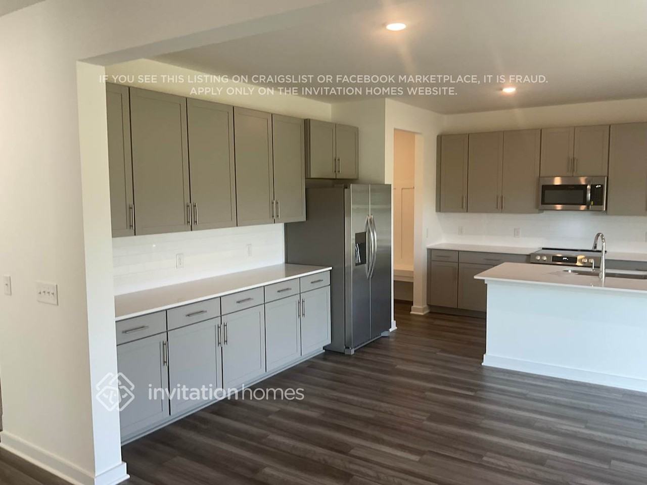 112 Longwood Dr - Photo 3 of 13