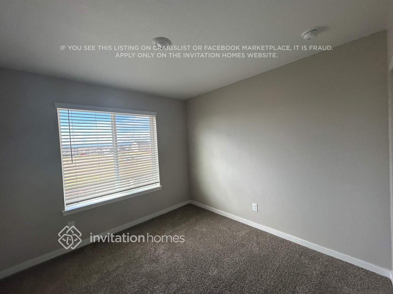 9421 Yampa St - Photo 6 of 11
