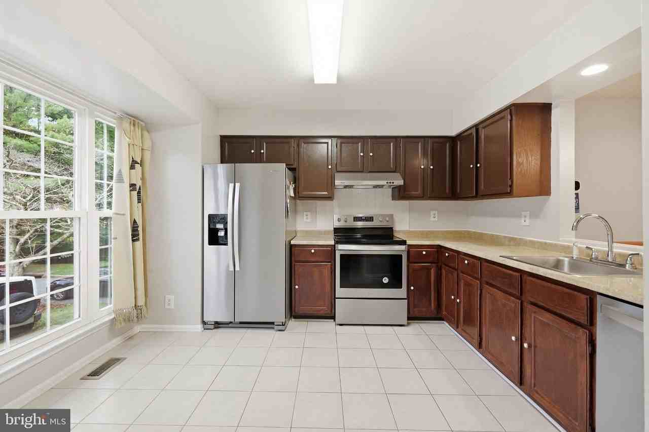 4000 Sparrow House Ln - Photo 5 of 41