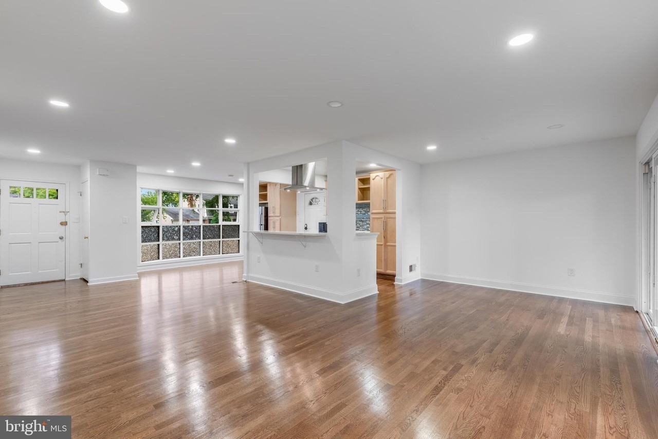 1402 Mullins St - Photo 6 of 48