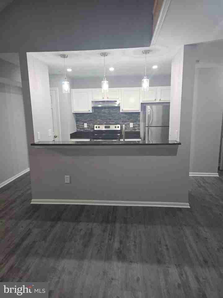 9605 Lake Pointe Ct #303 - Photo 3 of 9