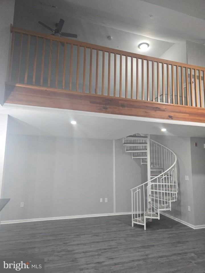 9605 Lake Pointe Ct #303 - Photo 5 of 9