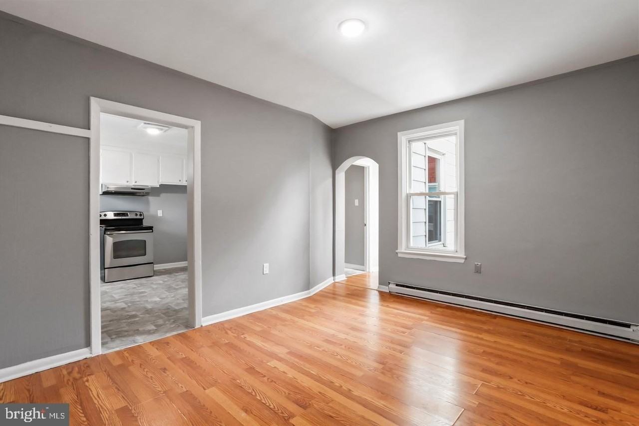 655 S Potomac St #3 - Photo 4 of 13