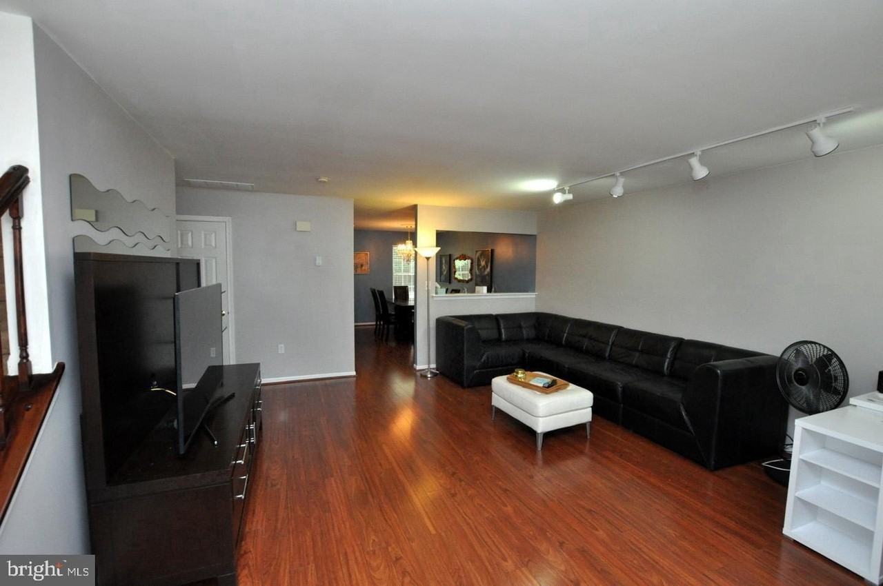 107 Whisper Ct - Photo 3 of 20