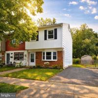 featured image of 216 E Pearl St