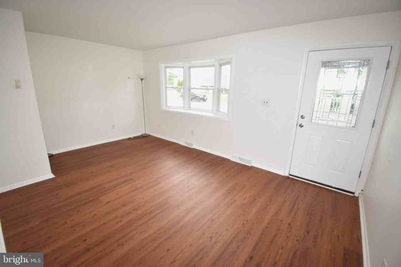216 E Pearl St - Photo 3 of 20
