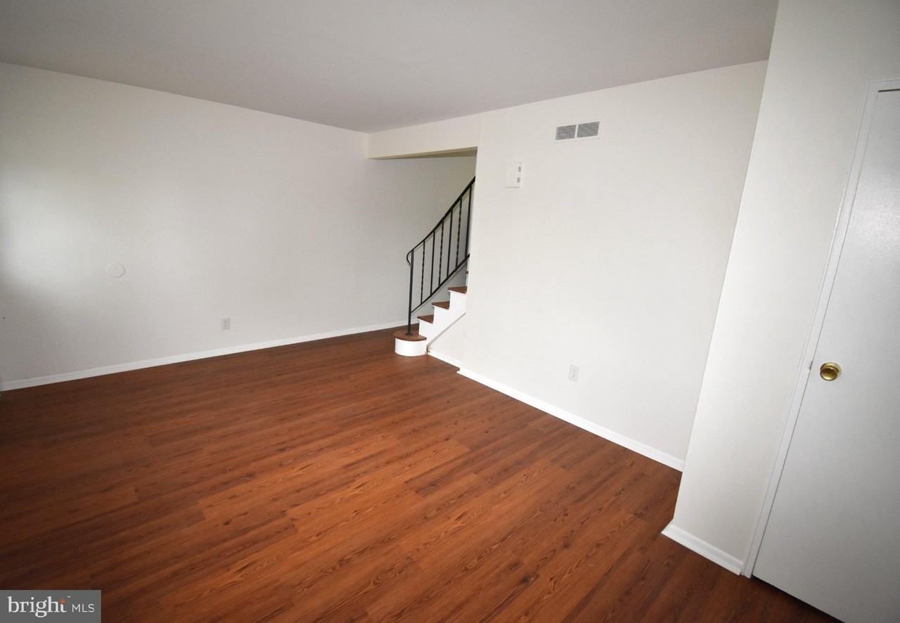 216 E Pearl St - Photo 4 of 20