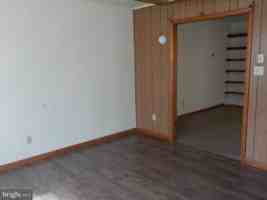 featured image of 3 Oak St #2
