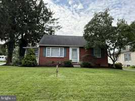 featured image of 248 E Main St