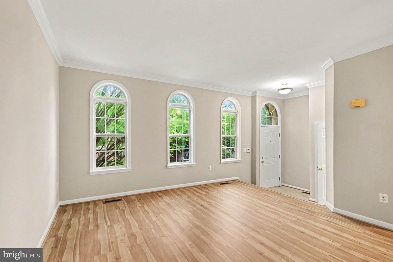 2403 Gorgas Pl - Photo 5 of 27