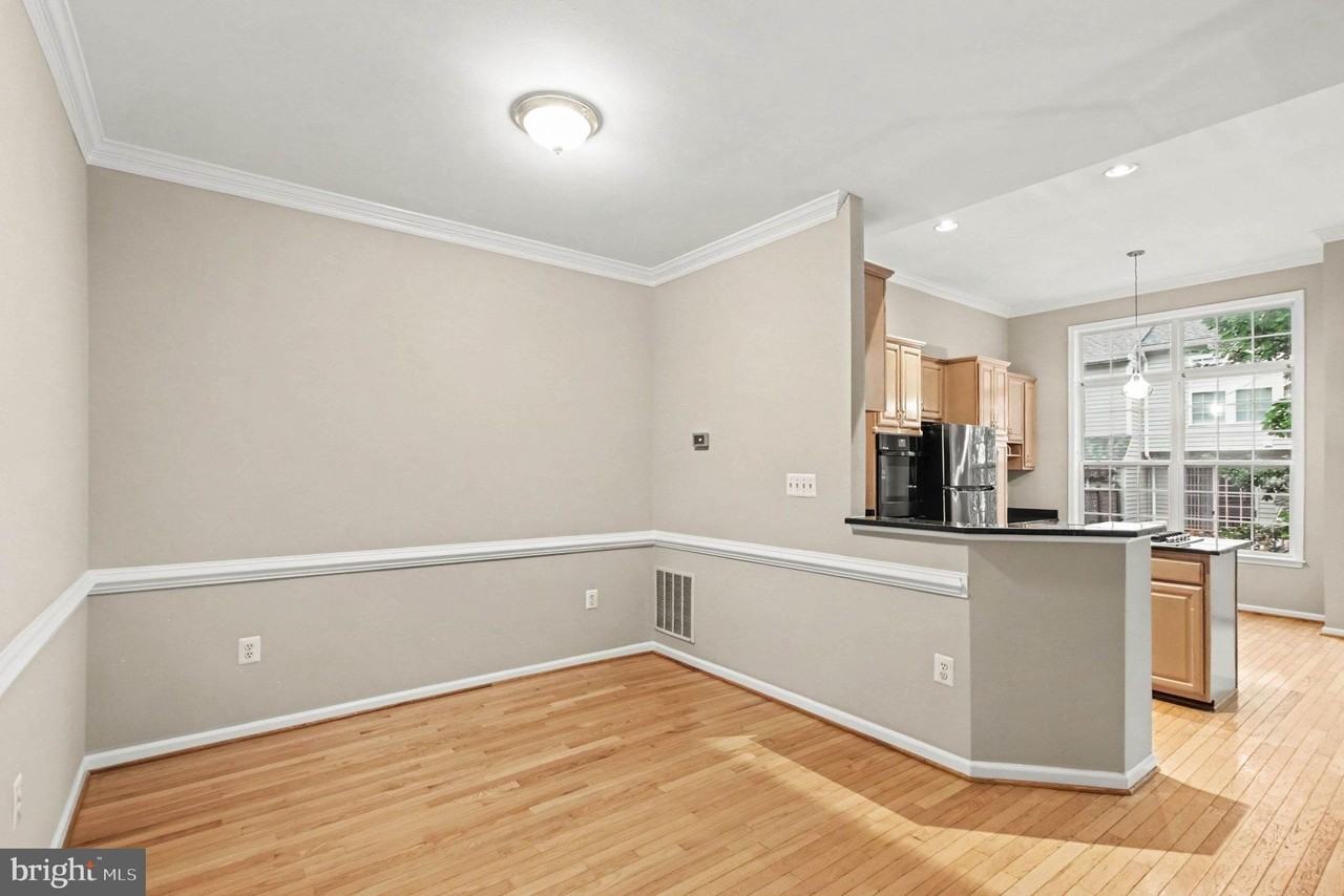 2403 Gorgas Pl - Photo 6 of 27