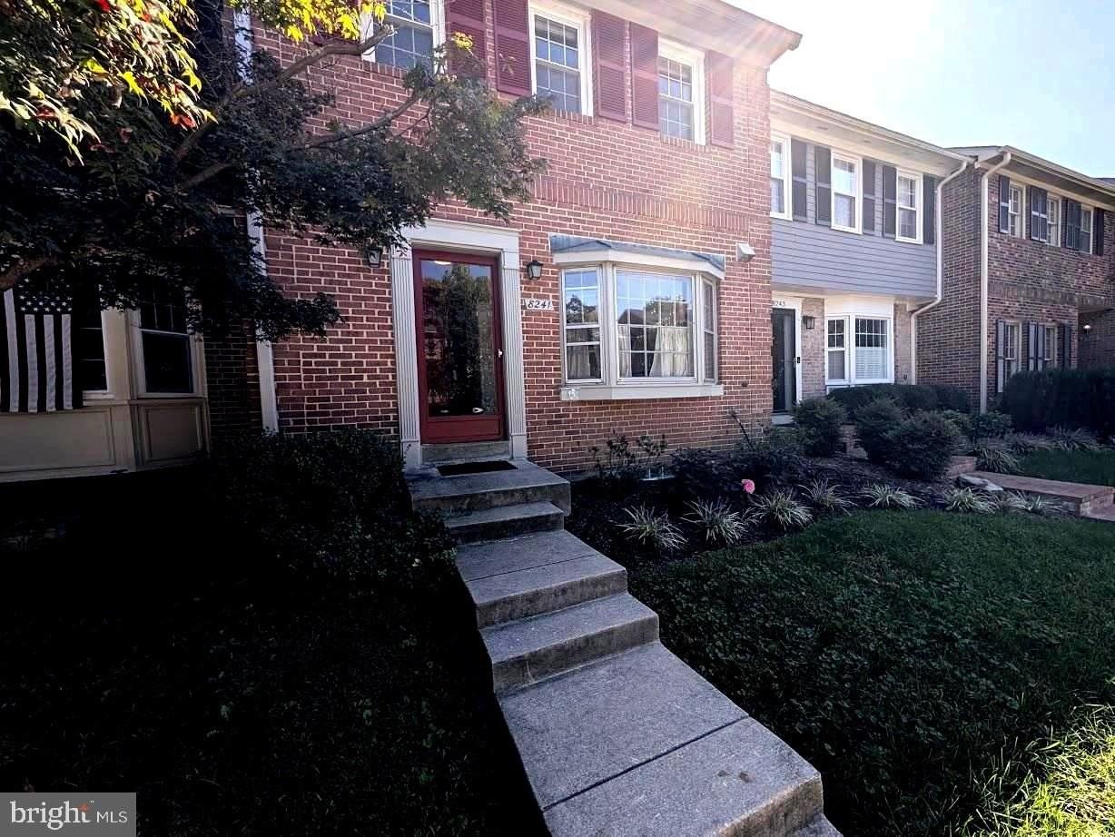 8241 Clifton Farm Ct - Photo 2 of 37