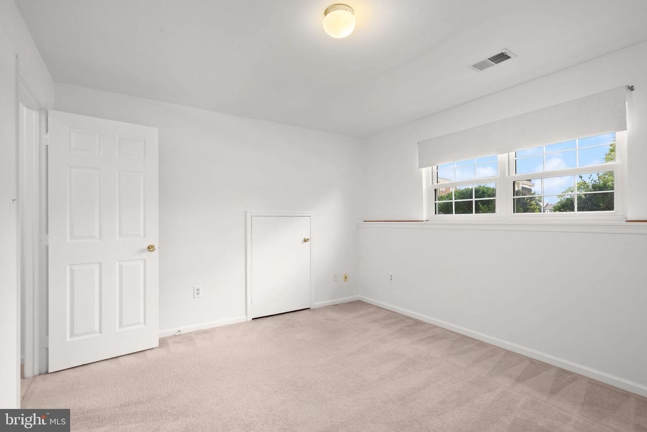 7369 Rhondda Dr - Photo 3 of 9
