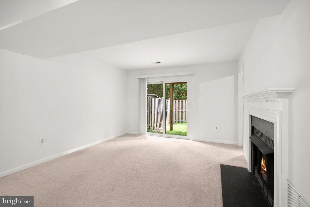 7369 Rhondda Dr - Photo 5 of 9