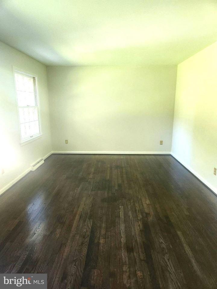 3605 Sanders Ln - Photo 5 of 20