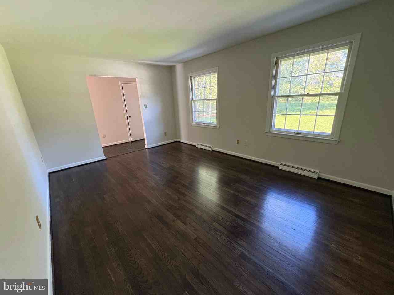 3605 Sanders Ln - Photo 6 of 20