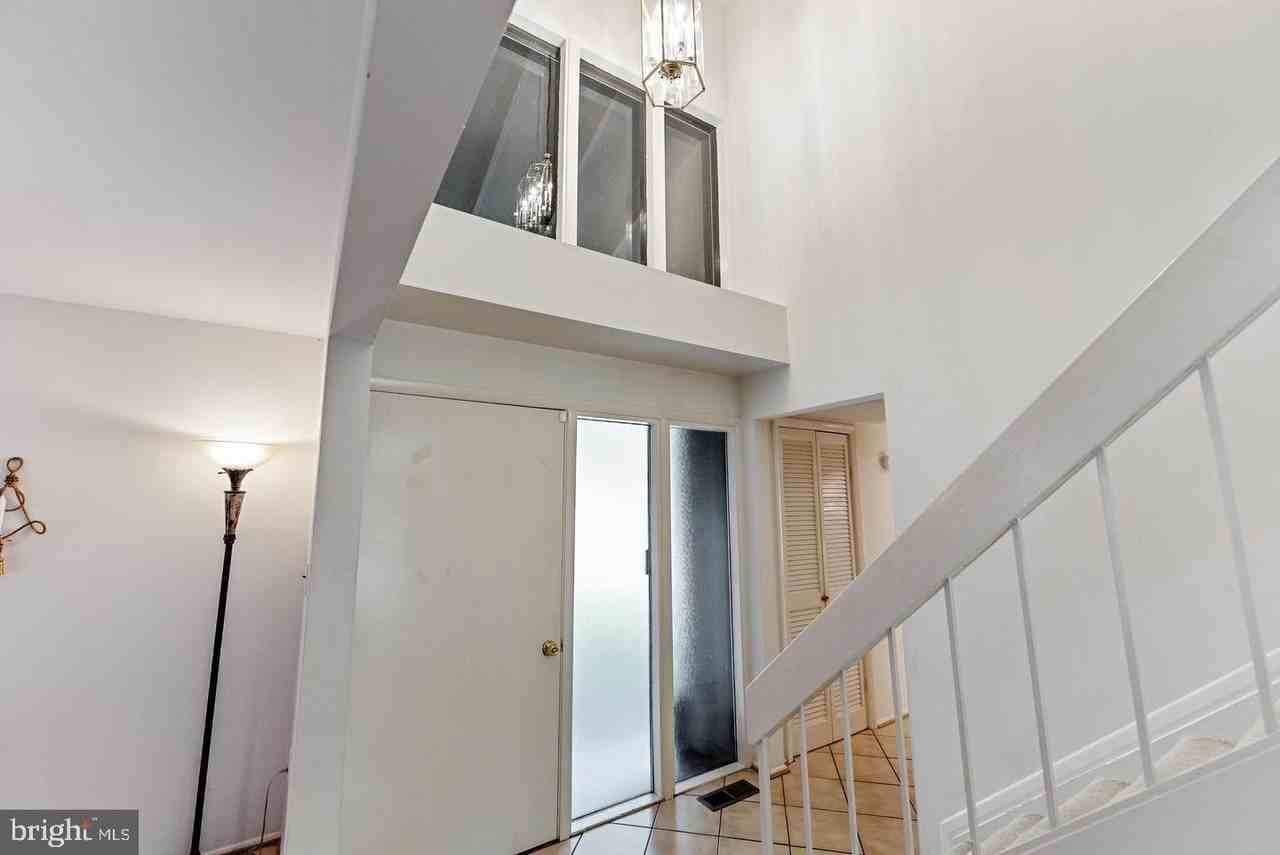 2609 Woodfern Ct - Photo 6 of 50