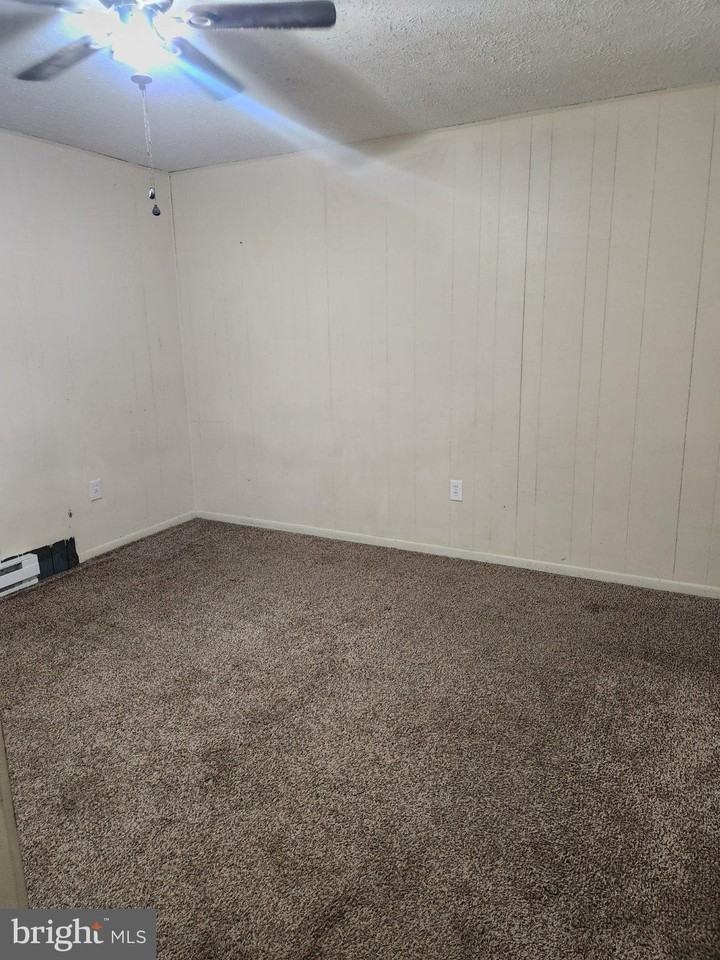 130 Spring St - Photo 5 of 10