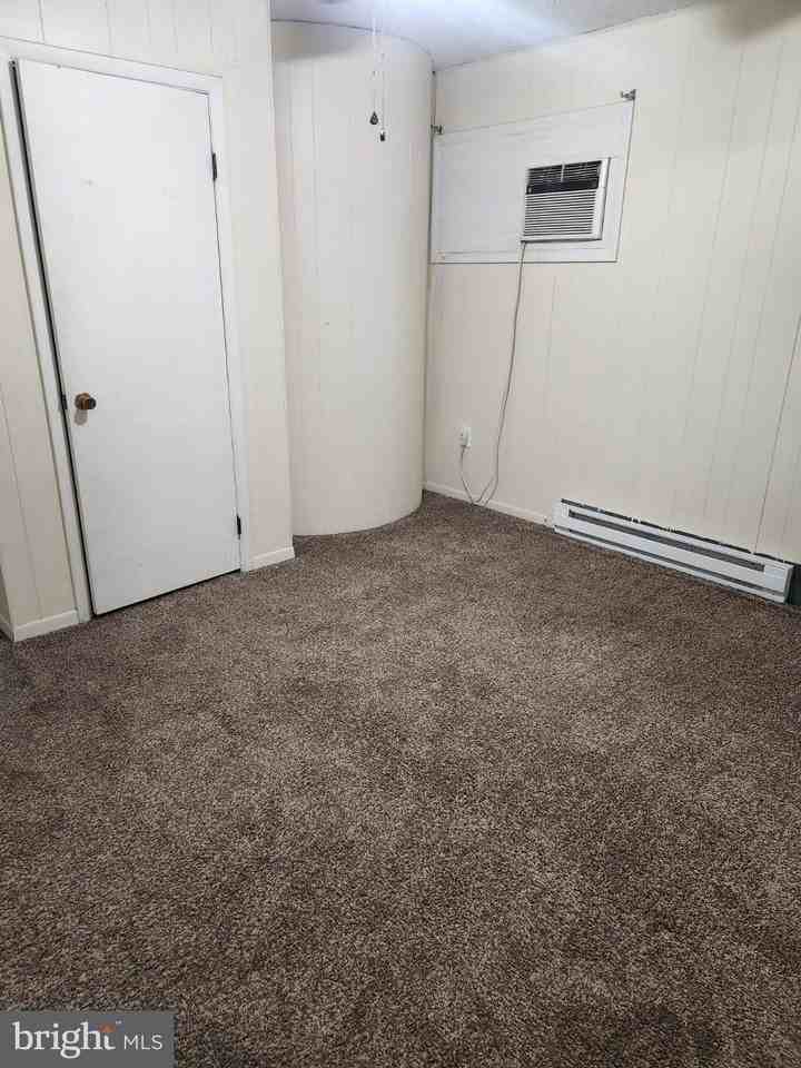 130 Spring St - Photo 6 of 10