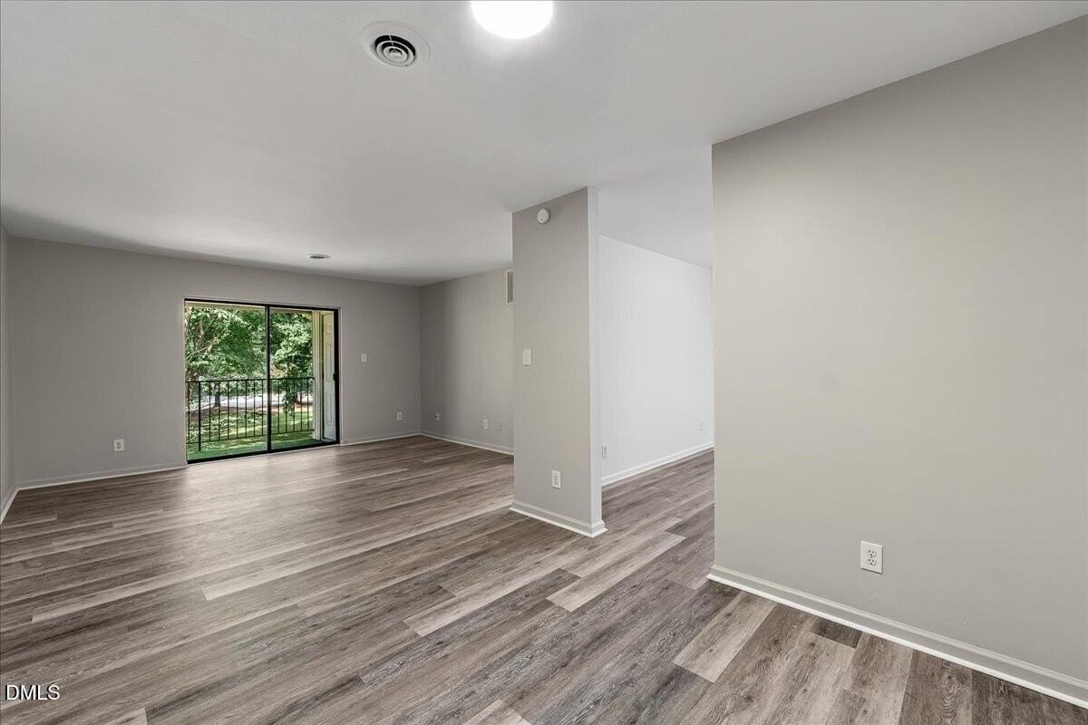 1630 Oxford Rd #H - Photo 5 of 29