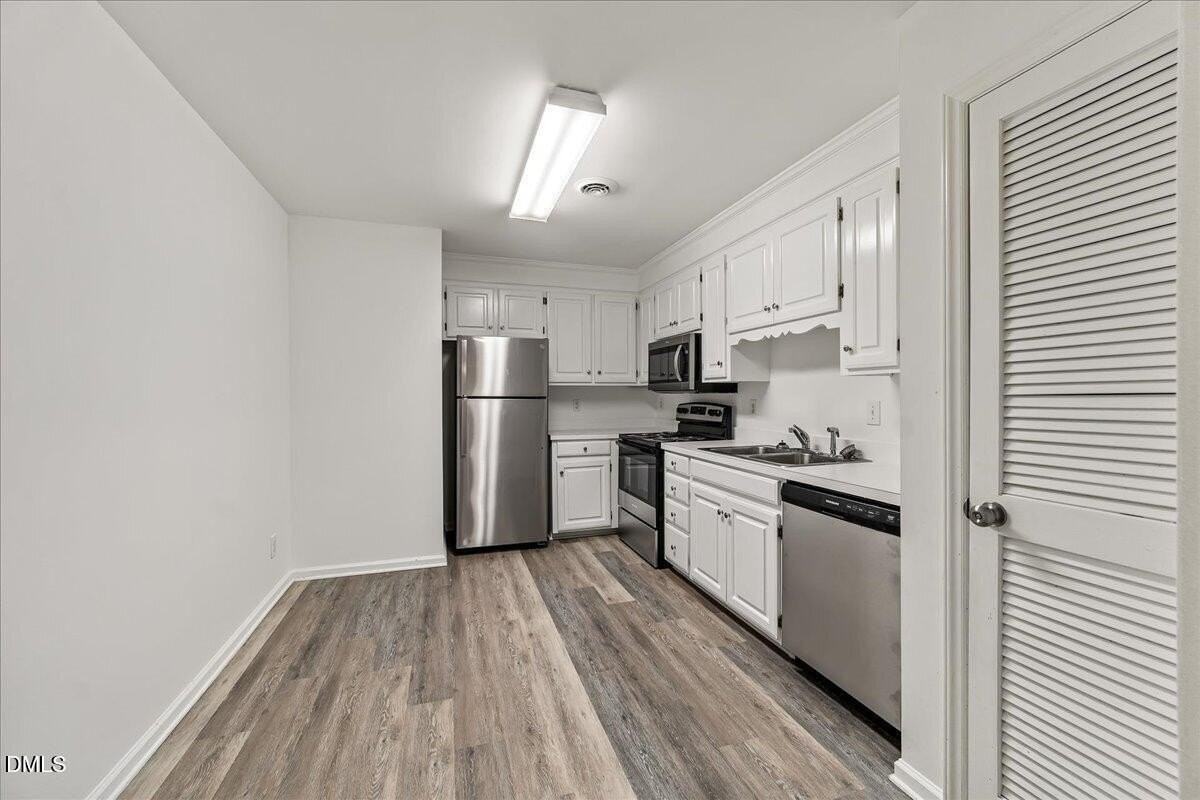 1630 Oxford Rd #H - Photo 7 of 29
