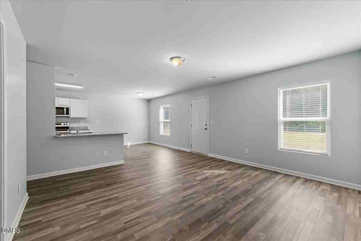 394 E Waycliff Rd - Photo 3 of 48