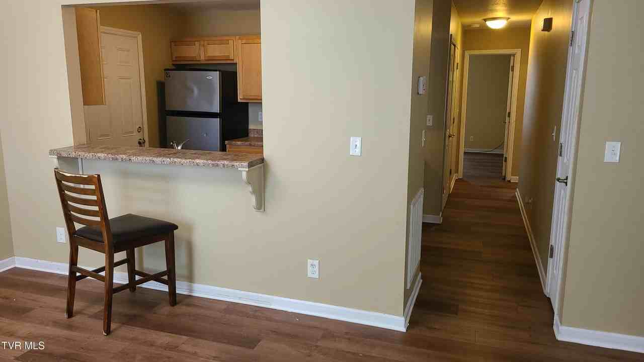 1405 E Chilhowie Ave - Photo 2 of 10
