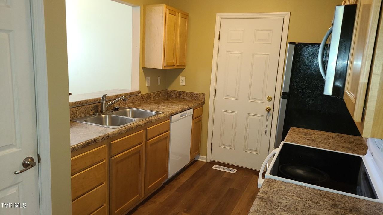 1405 E Chilhowie Ave - Photo 5 of 10