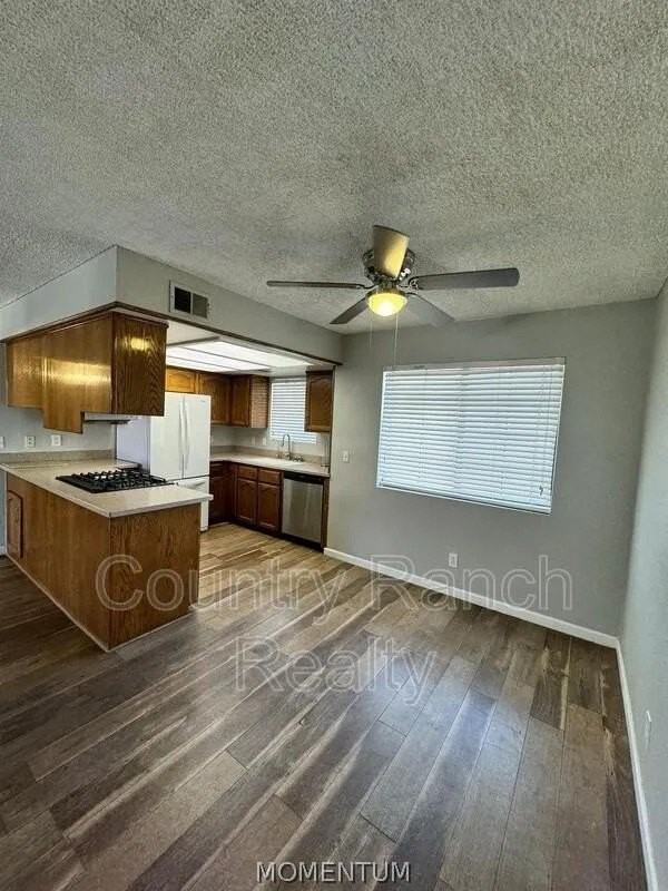 1190 Ramar Rd #20 - Photo 3 of 9