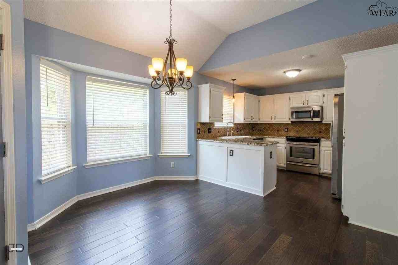 2224 Sandcastle Rd - Photo 5 of 24