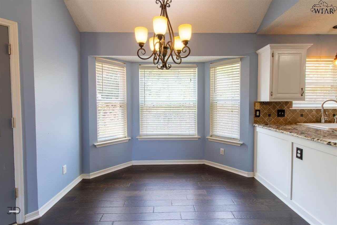 2224 Sandcastle Rd - Photo 6 of 24