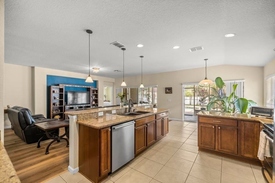 4123 Sw 46th Ter #1 - Photo 4 of 18