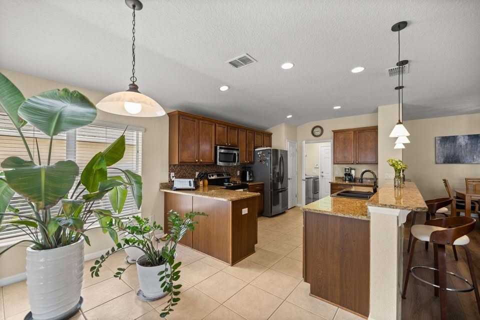 4123 Sw 46th Ter #1 - Photo 6 of 18