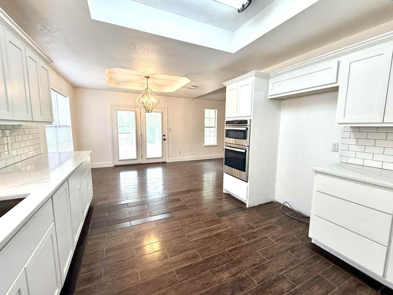 1608 Southern Hills Dr #1 - Photo 4 of 35