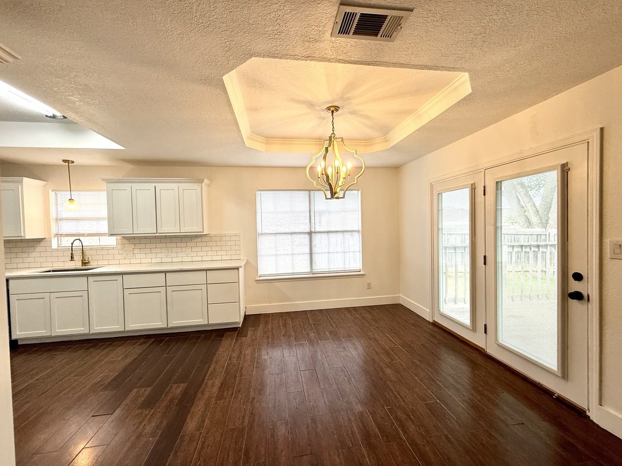 1608 Southern Hills Dr #1 - Photo 5 of 35