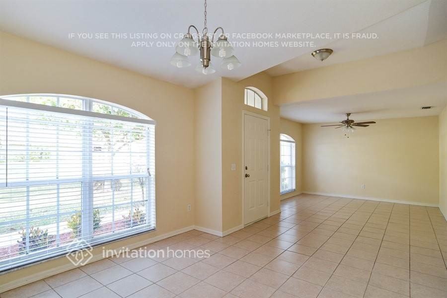 842 Se Damask Ave - Photo 2 of 19