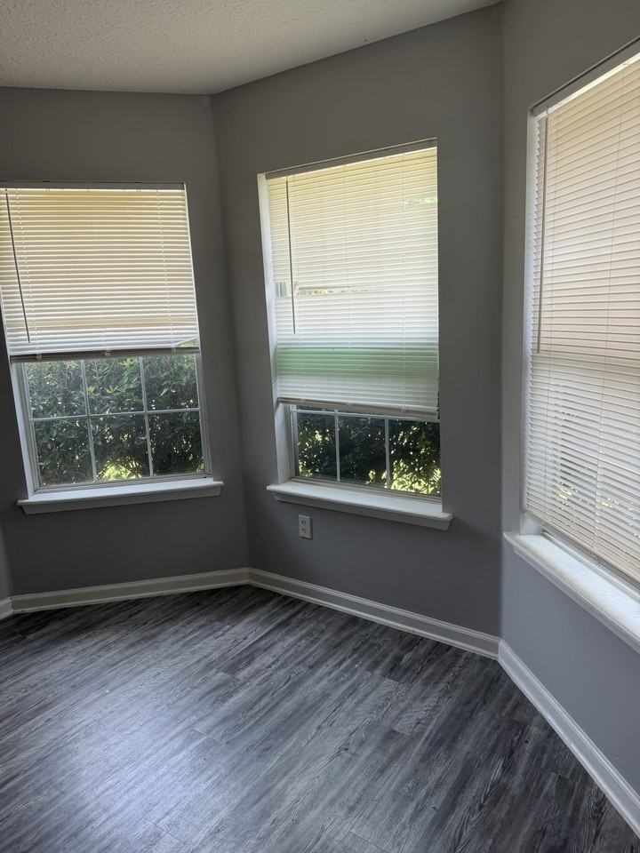 2530 Blackstone Ct #1 - Photo 2 of 4