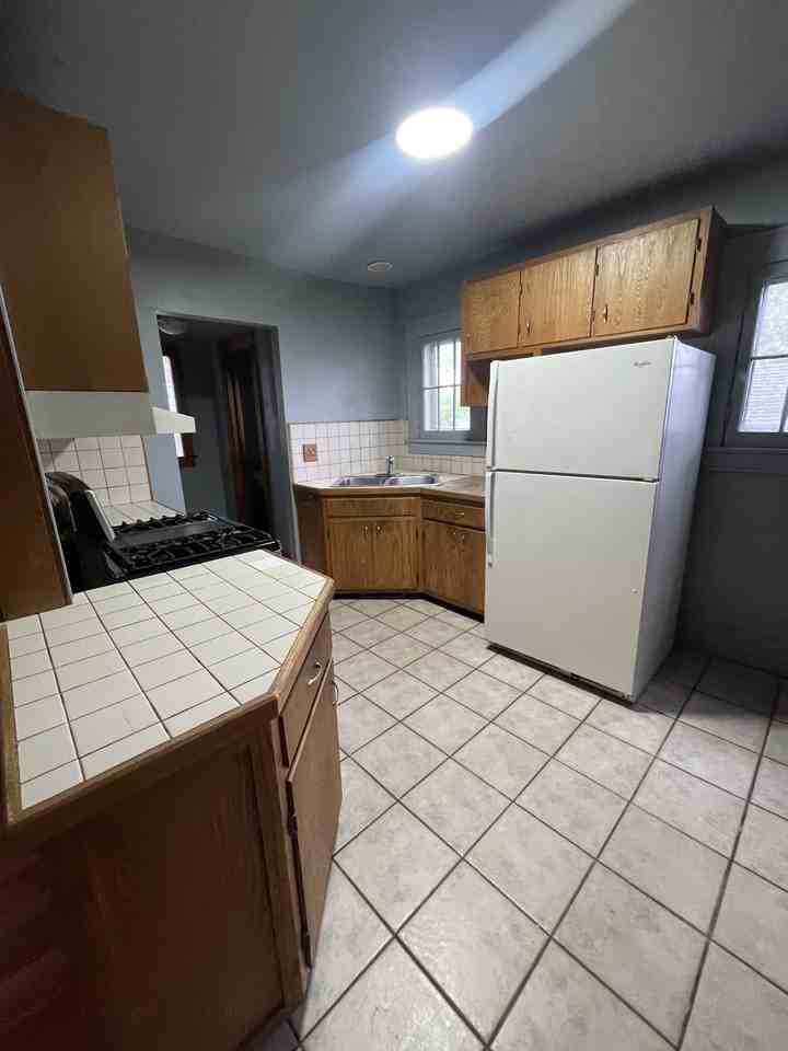 1561 E Cesar E Chavez Ave #1 - Photo 5 of 25