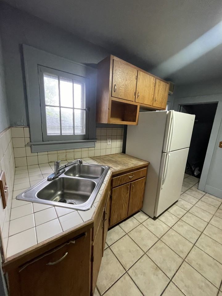 1561 E Cesar E Chavez Ave #1 - Photo 7 of 25